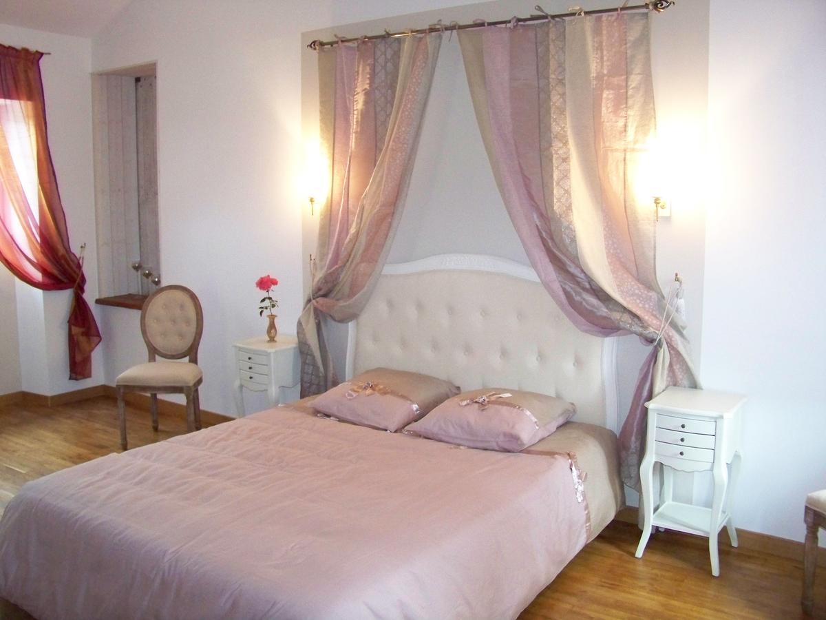 La Genoise Bed & Breakfast Tillieres Room photo
