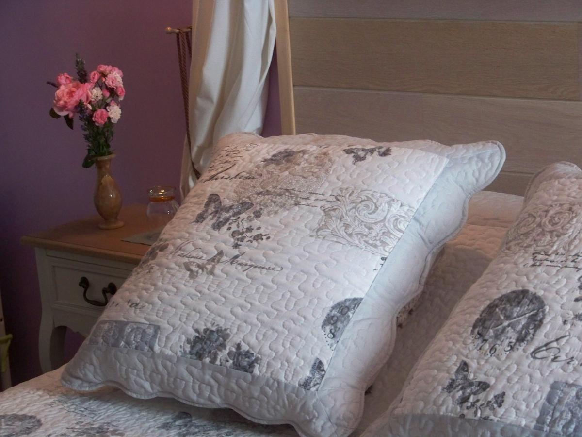 La Genoise Bed & Breakfast Tillieres Exterior photo